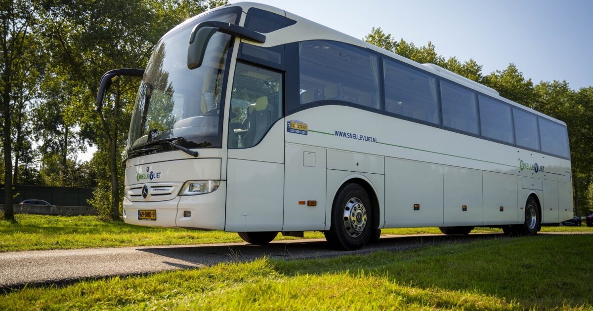 Touringcar Huren Voor 42-50 Personen | Bus Huren - SnelleVliet